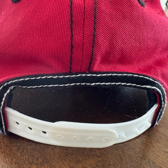 TRUE RELIGION hat unisex 100% cotton OSFA red/black with written pattern & logo - Picture 9 of 10